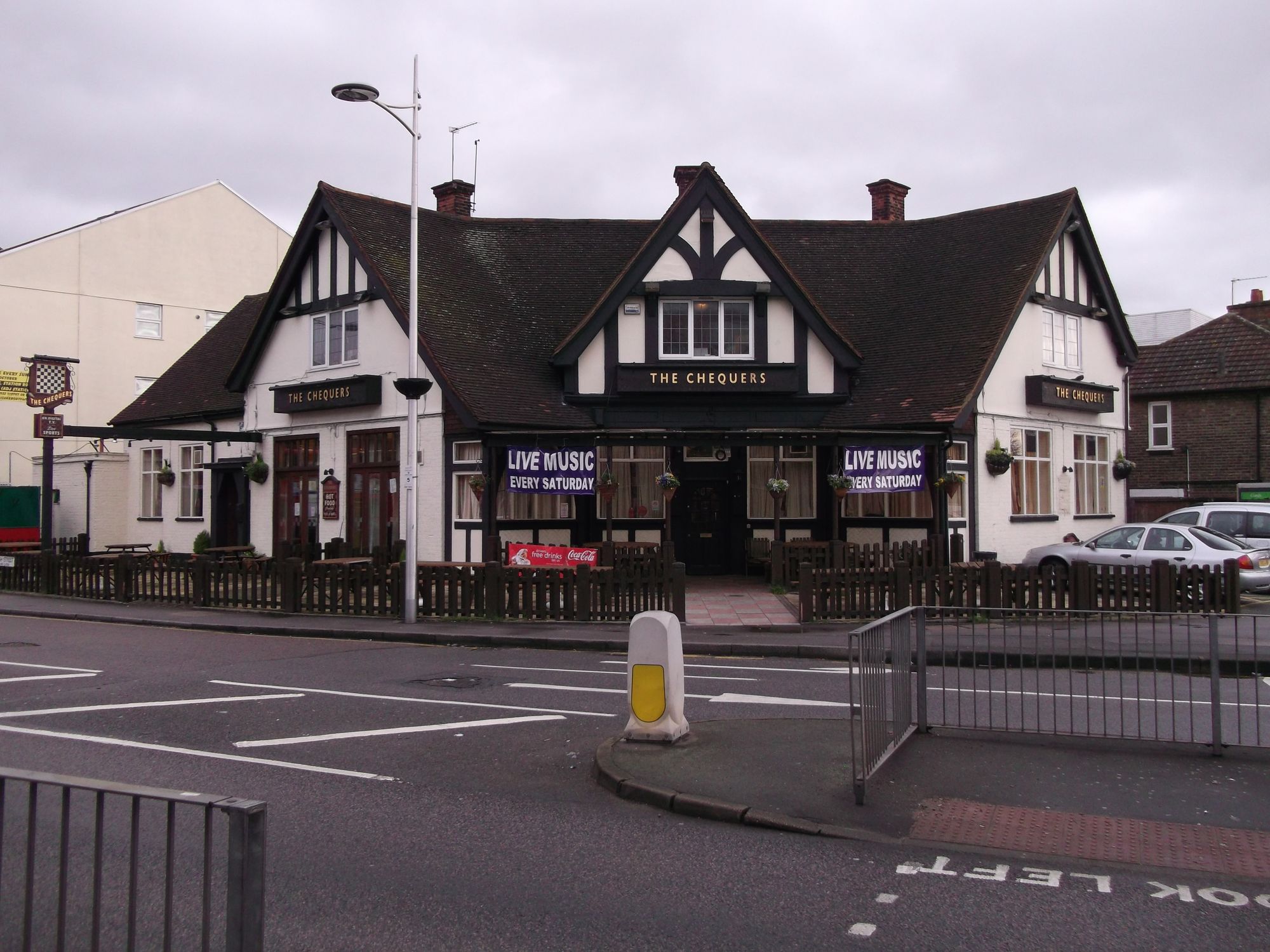 Chequers - Barkingside (1). (Pub, External). Published on 01-05-2014