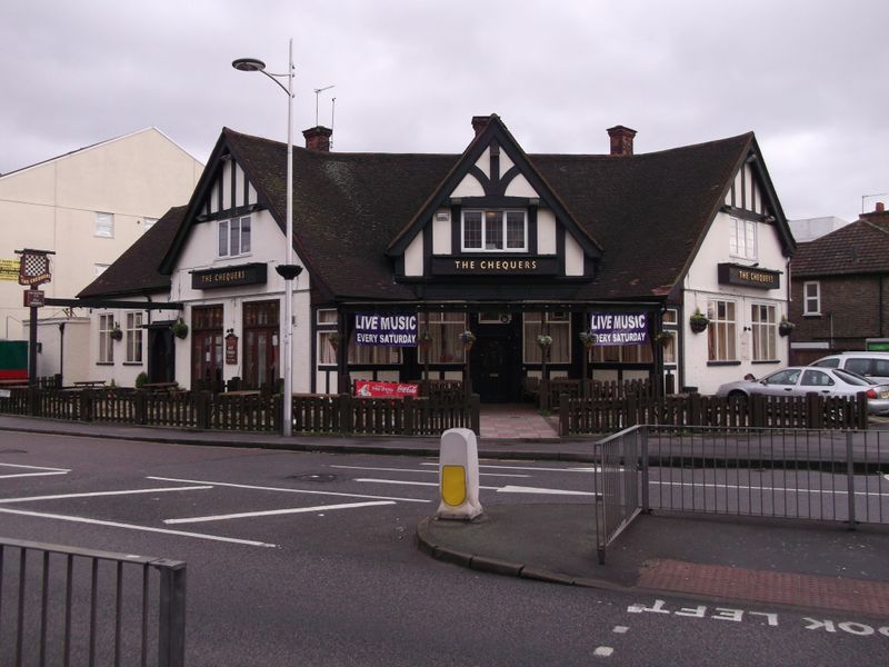 Chequers - Barkingside (1). (Pub, External). Published on 01-05-2014