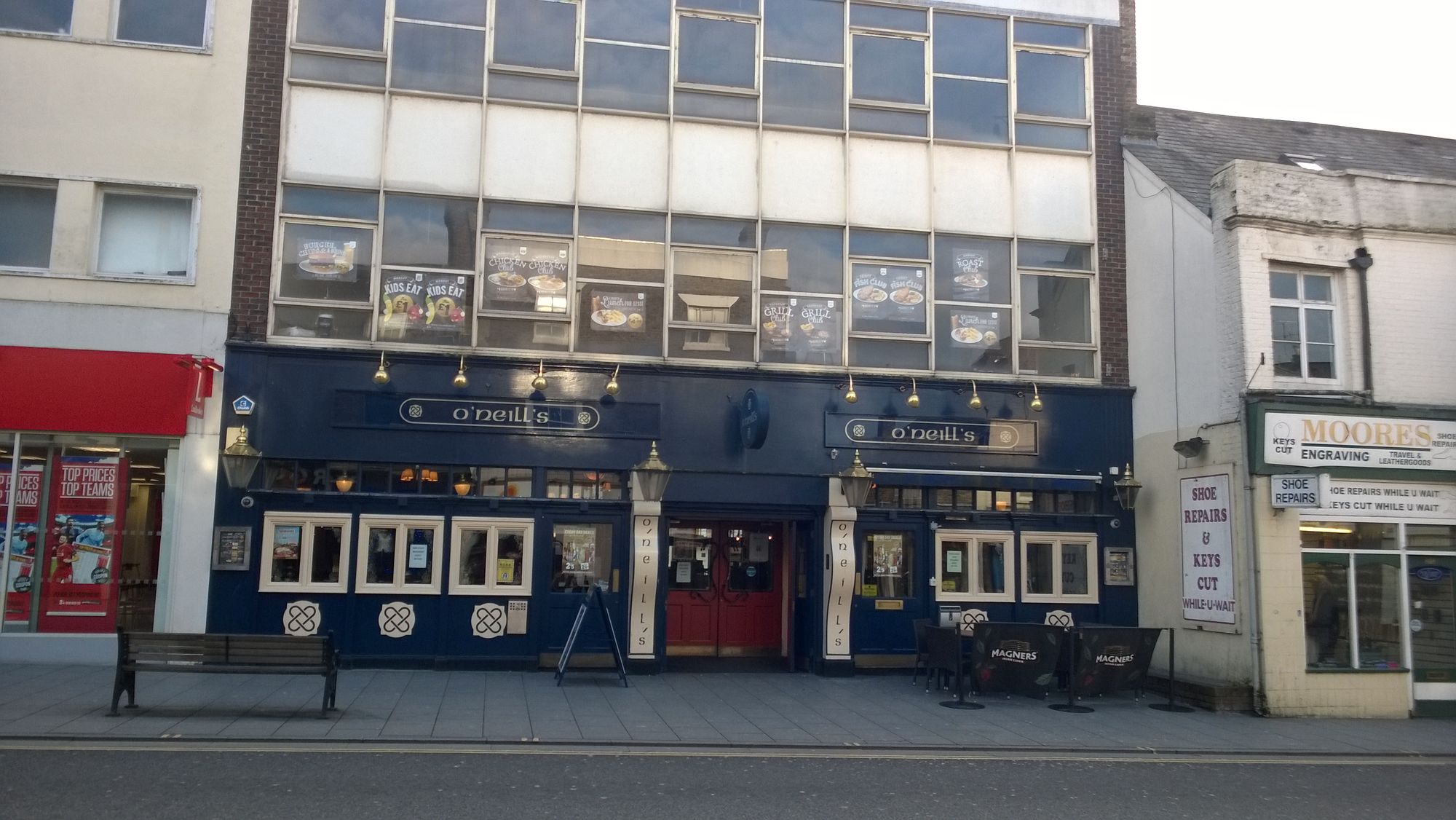 O'Neill's - Brentwood (1). (Pub, External). Published on 07-12-2014