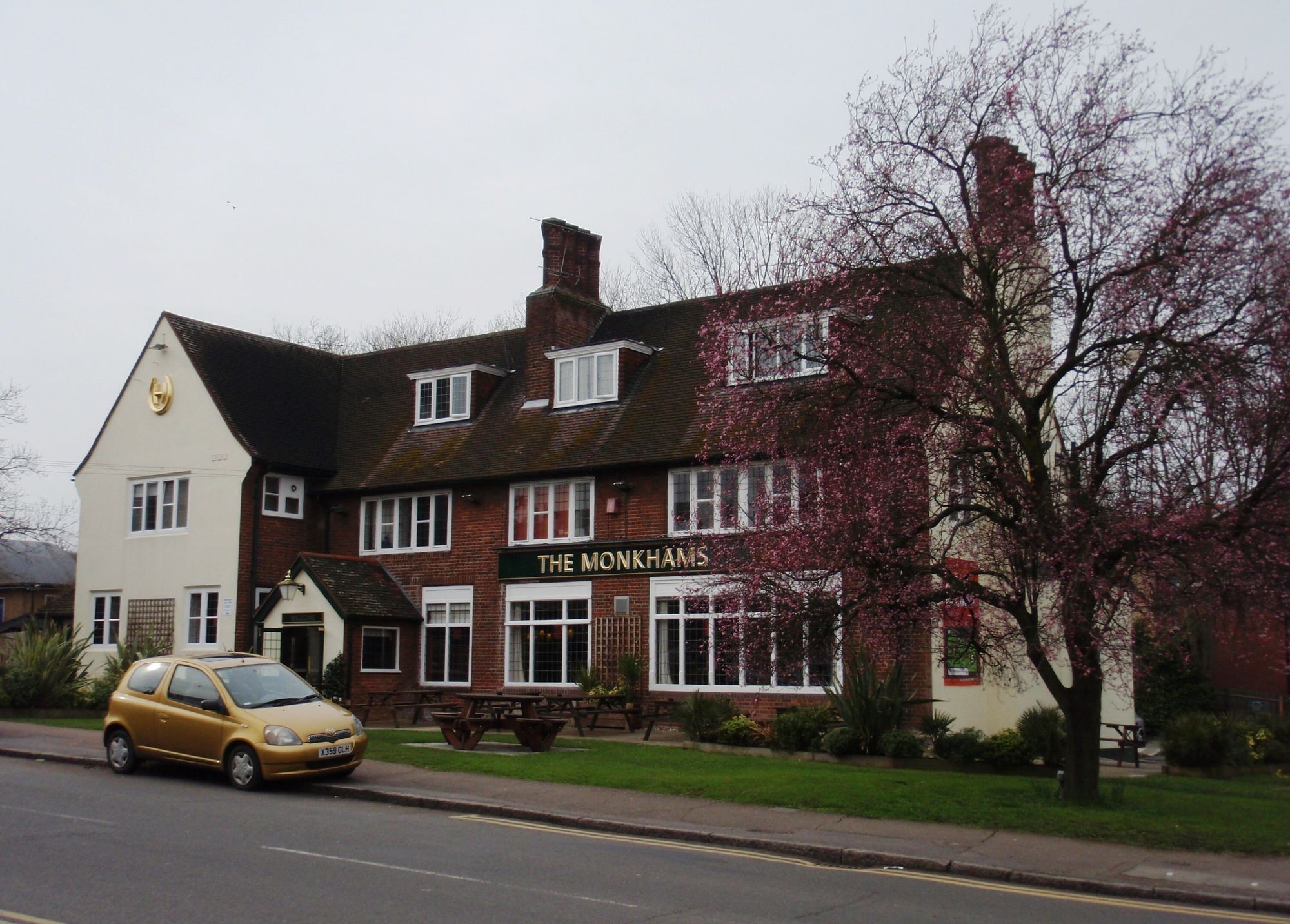 Monkhams - Buckhurst Hill (1). (Pub, External). Published on 11-04-2014