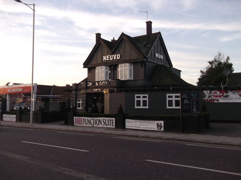 Neuvo Bar & Grill - Chadwell Heath (1). (Pub, External). Published on 17-06-2014