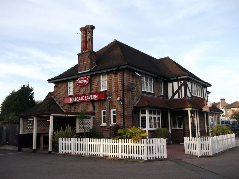 Tollgate - Chadwell Heath (1). (Pub, External). Published on 01-05-2014