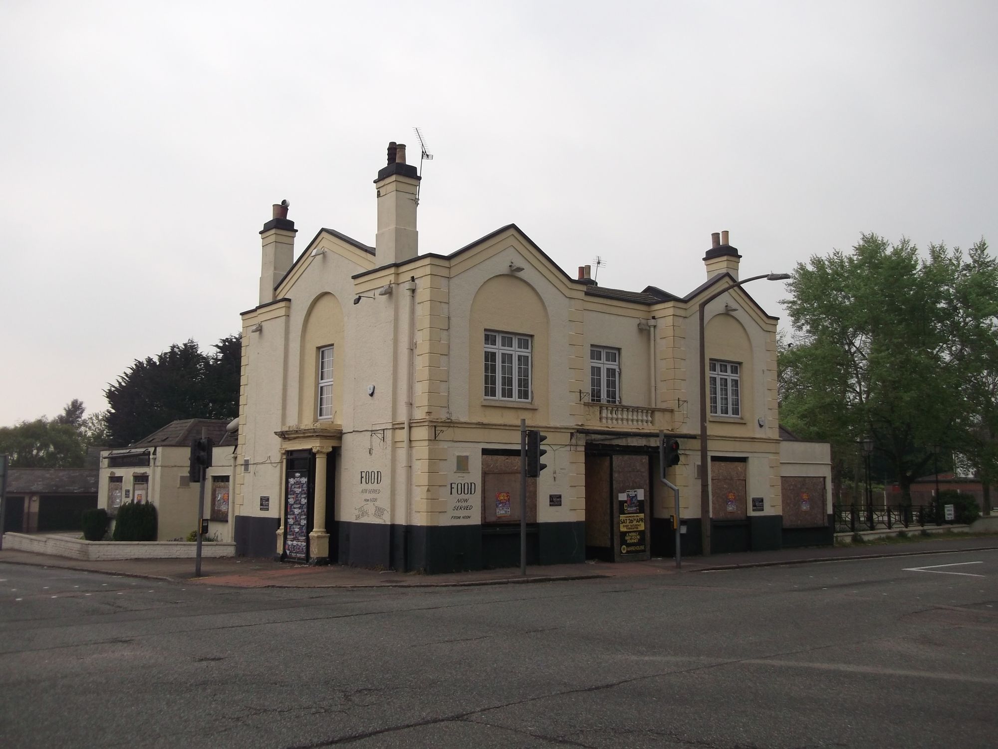 Maypole - Chigwell Row (2). (Pub, External). Published on 22-04-2014