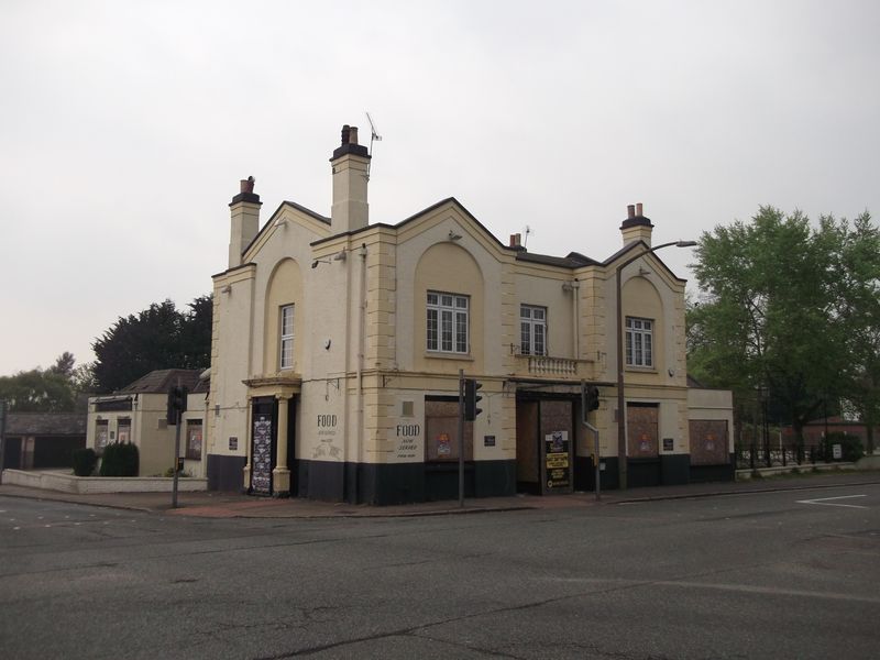 Maypole - Chigwell Row (2). (Pub, External). Published on 22-04-2014