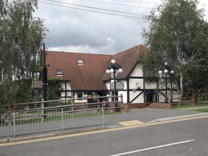Pinewoods - Collier Row (1). (Pub, External). Published on 19-01-2015