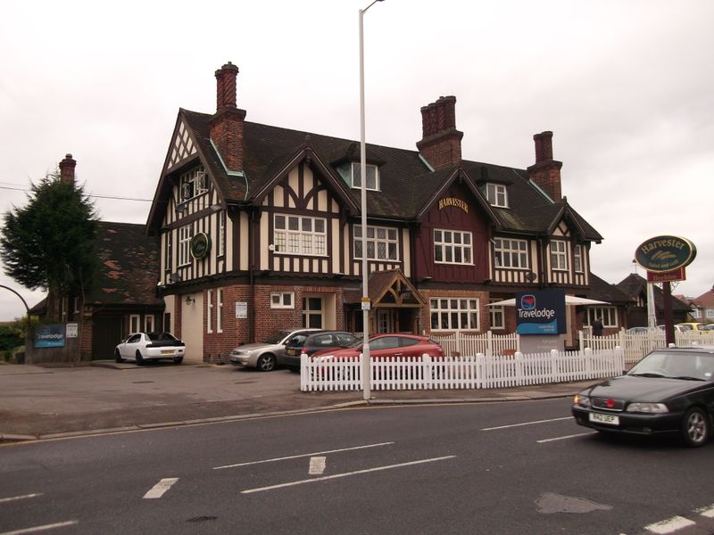 Beehive - Gants Hill (1). (Pub, External). Published on 01-05-2014