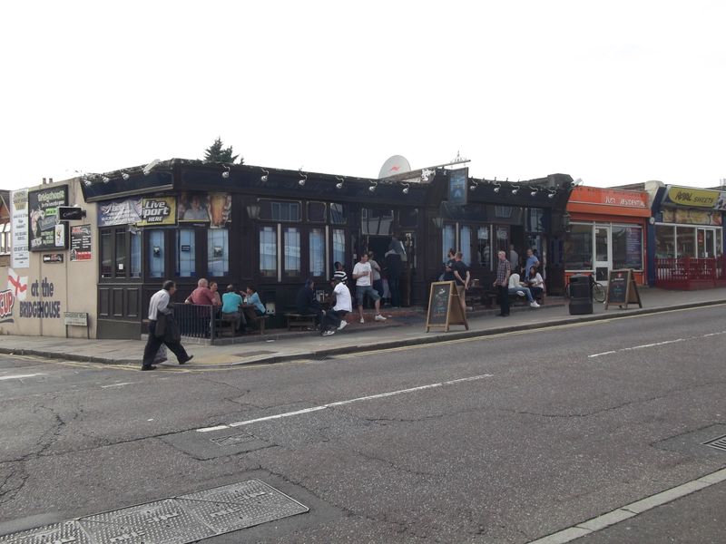 Bridge House - Goodmayes (1). (Pub, External). Published on 18-06-2014