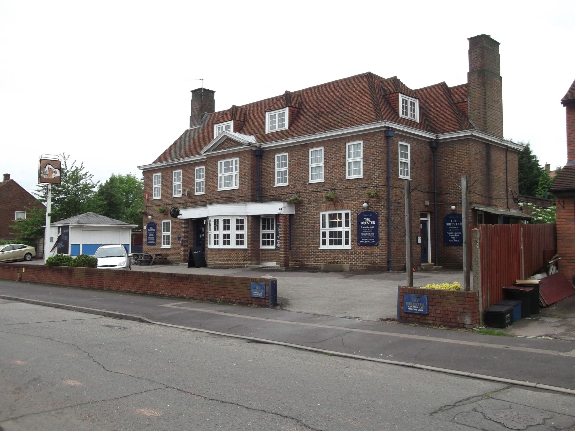 Forester - Hainault (1). (Pub, External). Published on 03-05-2014