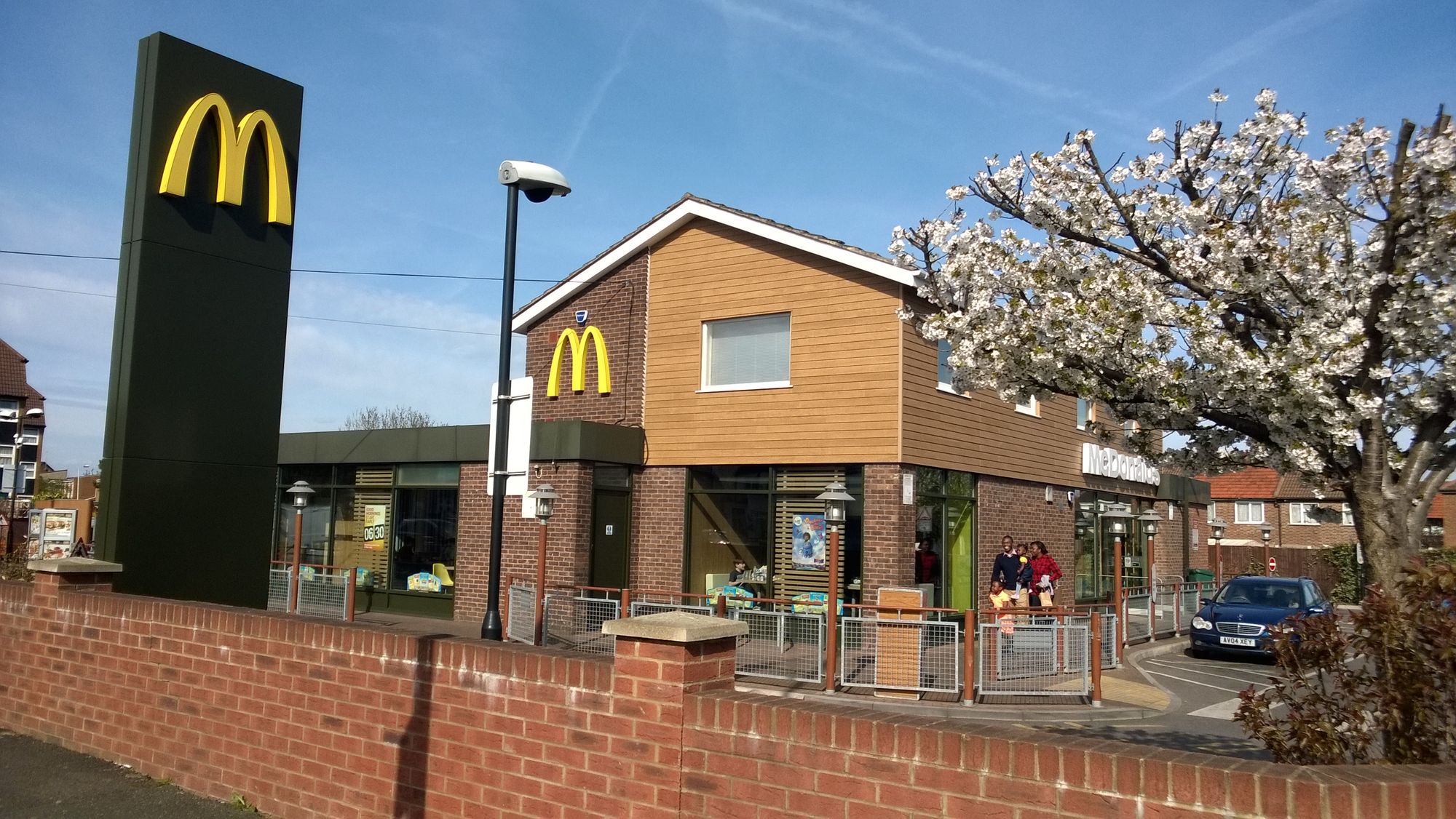 Bow & Arrow - Harold Hill (1). (Pub, External). Published on 13-04-2015