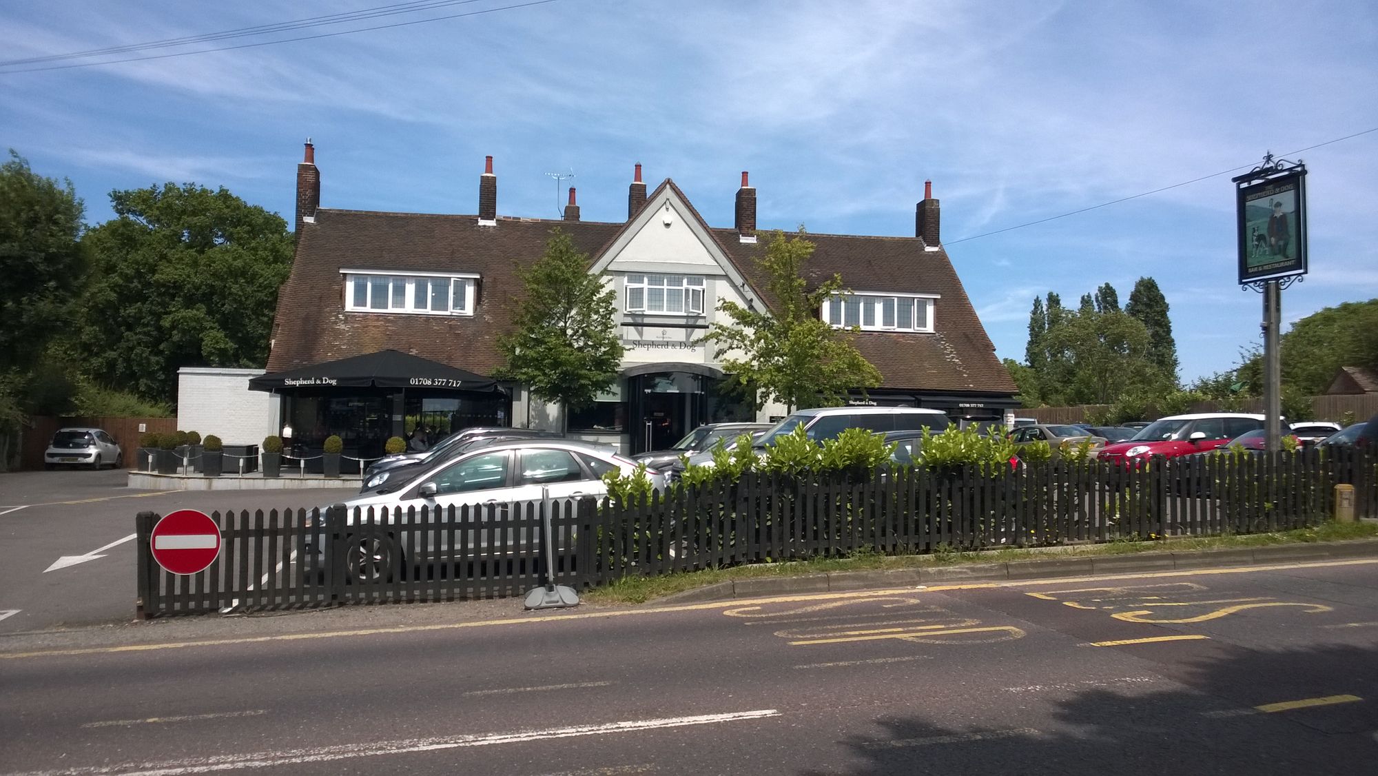 Shepherd & Dog - Harold Wood (2). (Pub, External). Published on 22-06-2014