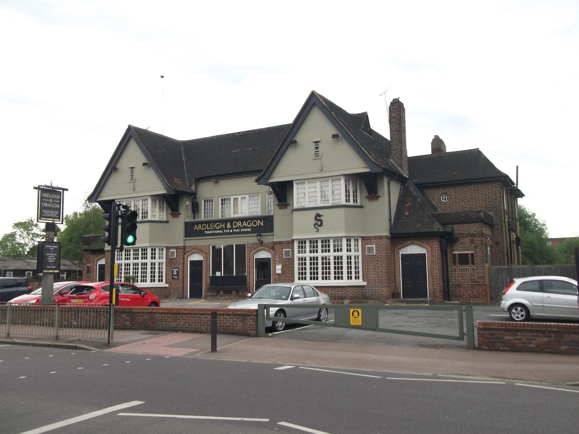 Ardleigh & Dragon - Hornchurch (1). (Pub, External). Published on 27-05-2014