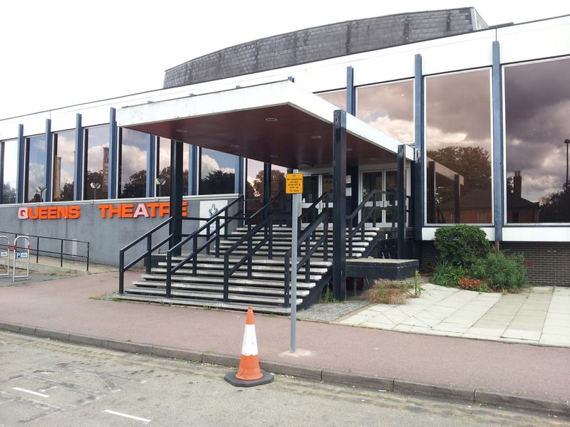 Queen's Theatre - Hornchurch (1). (Pub, External, Key). Published on 17-08-2014