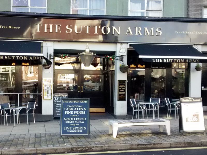 Sutton Arms - Hornchurch. (Pub, External). Published on 23-01-2014