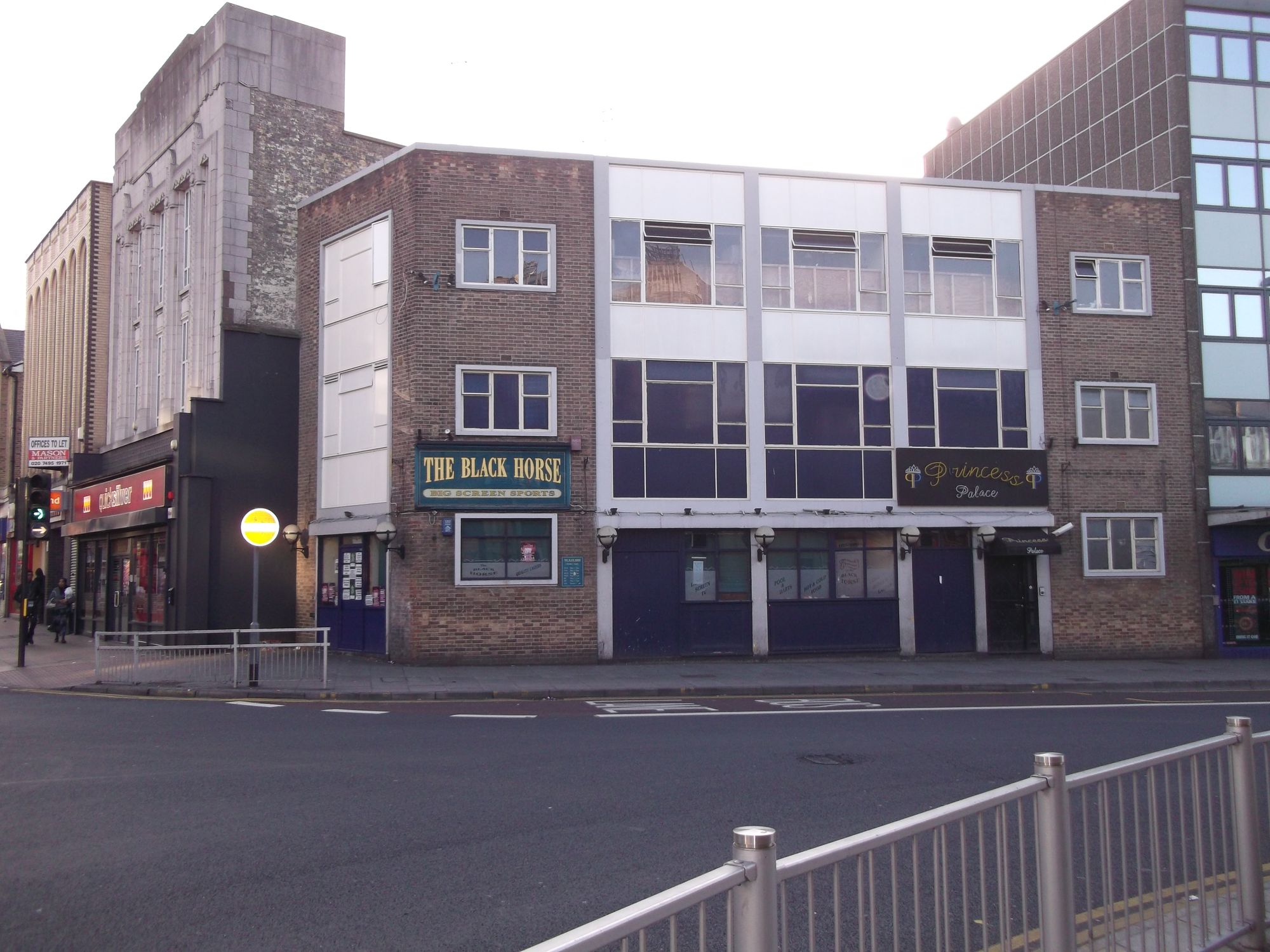 Black Horse - Ilford (0). (Pub, External). Published on 19-01-2015