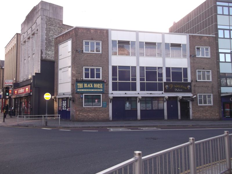 Black Horse - Ilford (0). (Pub, External). Published on 19-01-2015
