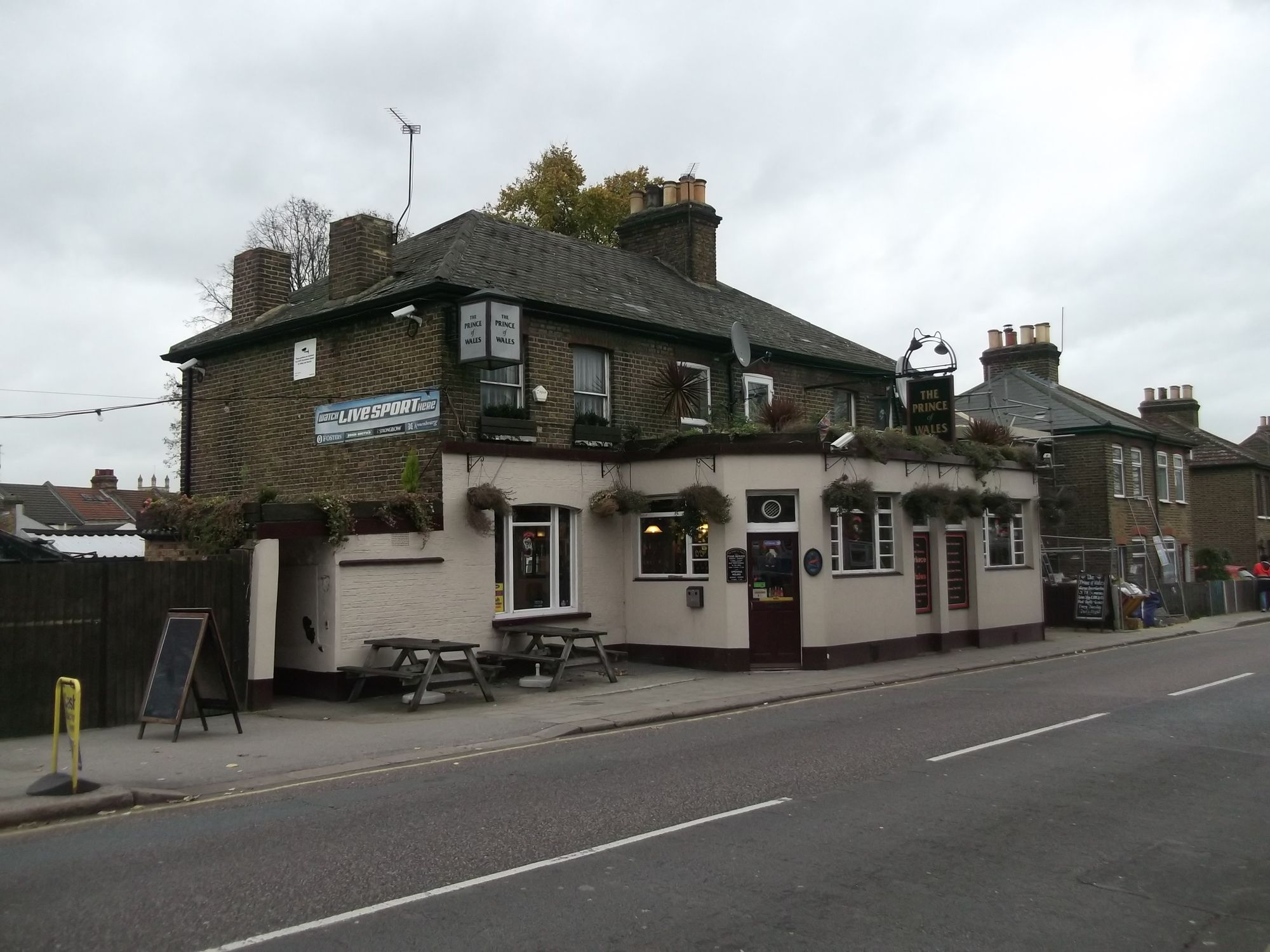 Prince Of Wales - Ilford (1). (Pub, External). Published on 03-05-2014