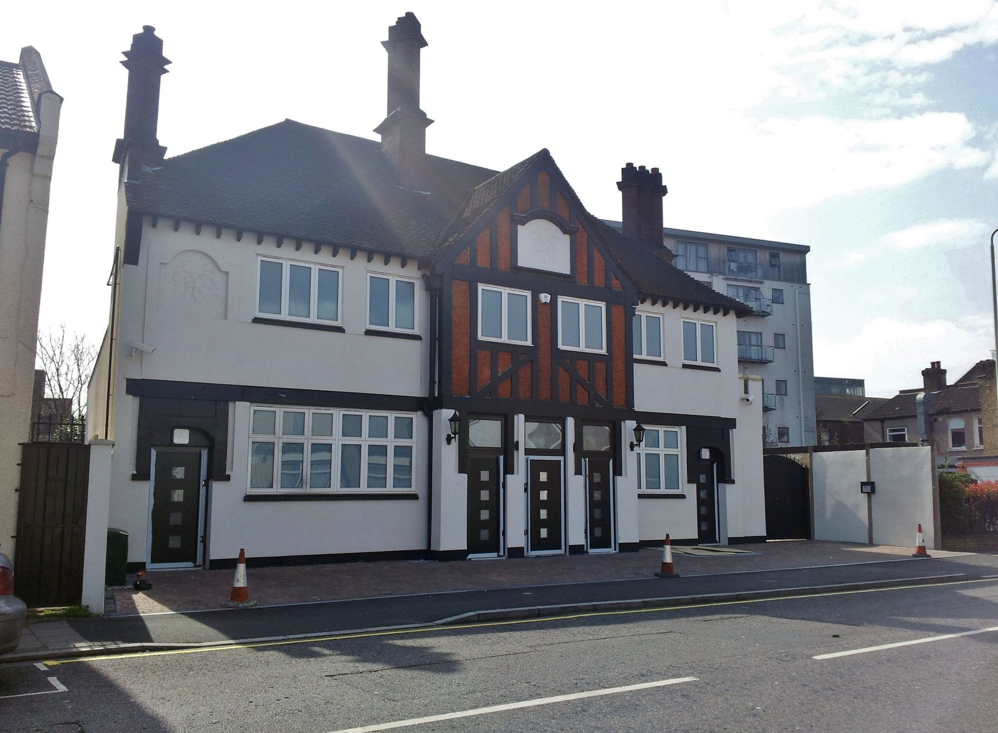 Red Cow Inn - Ilford (3). (Pub, External). Published on 13-04-2015