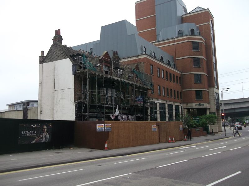 Rose & Crown - Ilford (1). (Pub, External). Published on 03-06-2014
