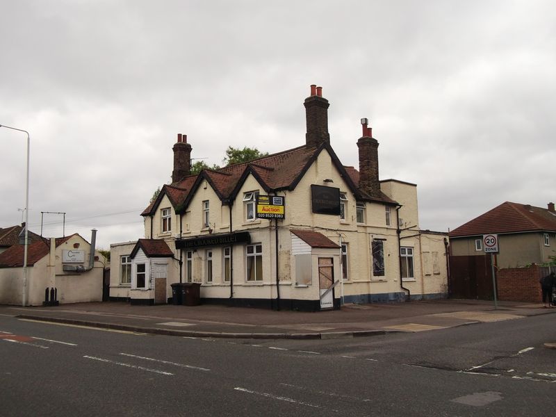 Crooked Billet (1) - Marks Gate. (Pub, External). Published on 17-01-2014
