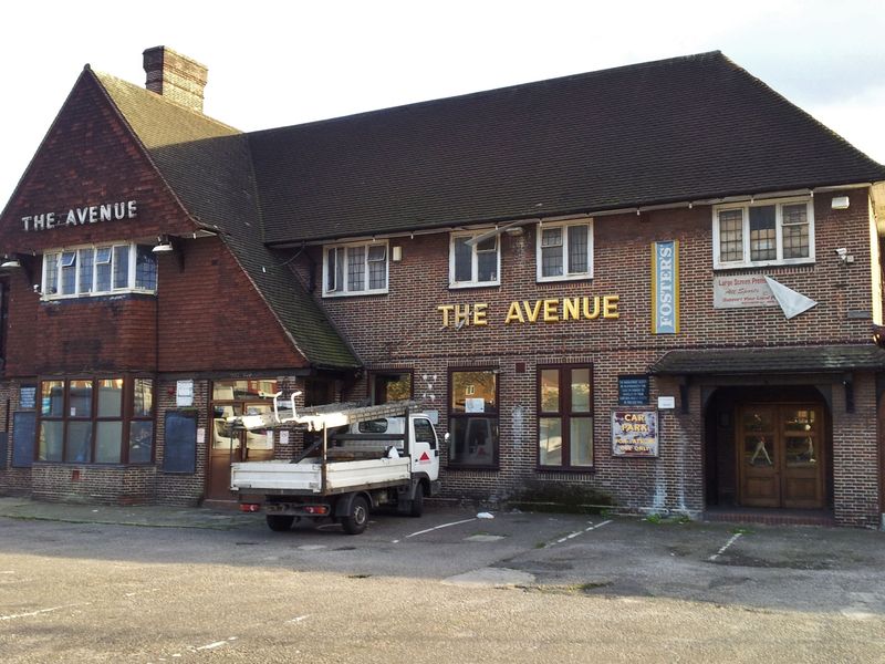 Avenue - NewburyPark (2). (Pub, External, Key). Published on 17-11-2015