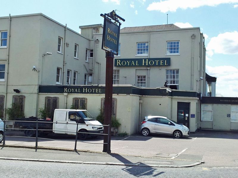 Royal Hotel - Purfleet (2). (Pub, External, Key). Published on 04-05-2015