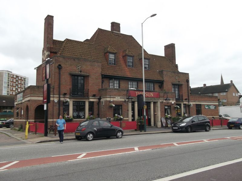 Sun - Romford (1). (Pub, External). Published on 03-05-2014