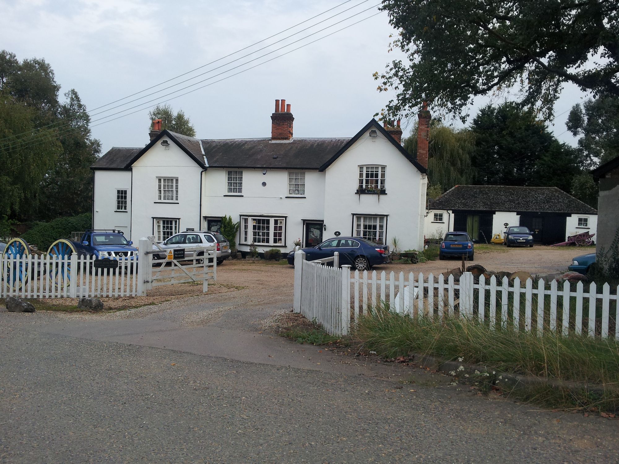 White Bear - Stanford Rivers (1). (Pub, External). Published on 30-09-2014