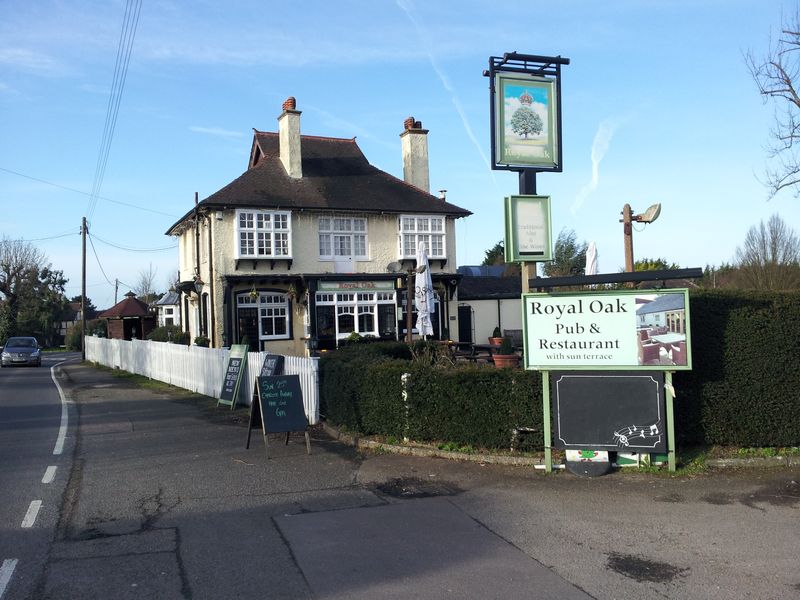 Royal Oak - Stapleford Abbotts (1). (Pub, External). Published on 14-01-2015