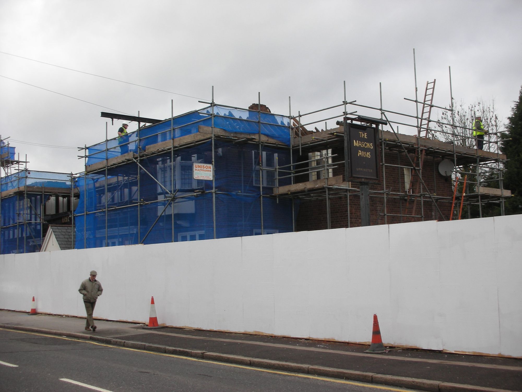 Masons Arms - Upminster - Being demolished. (Pub, External). Published on 27-01-2014
