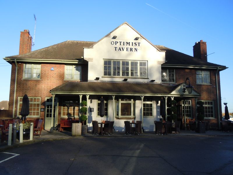 Optimist Tavern - Upminster. (Pub, External). Published on 29-12-2013