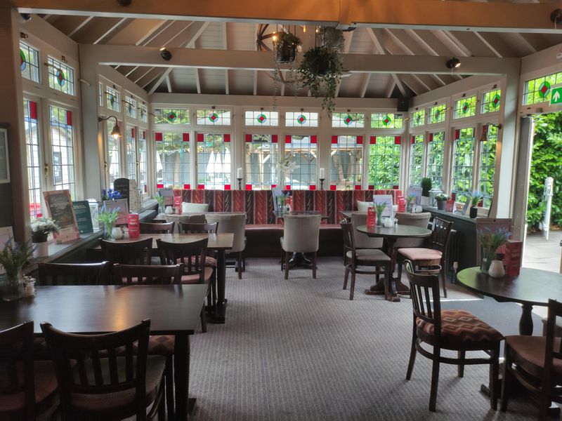 (Pub, Restaurant). Published on 16-07-2025 