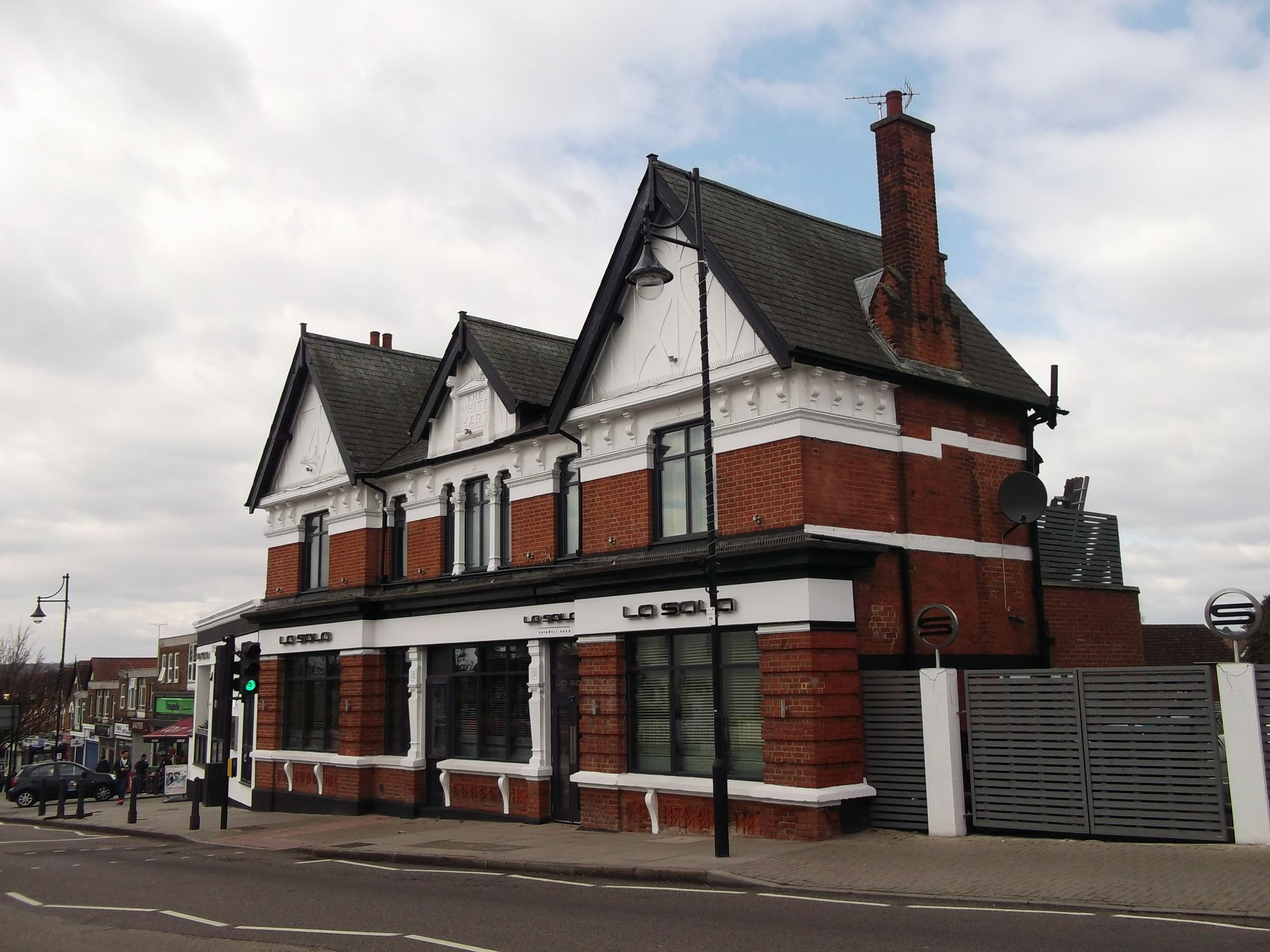 La Sala - Woodford Bridge (1). (Pub, External, Key). Published on 06-04-2015
