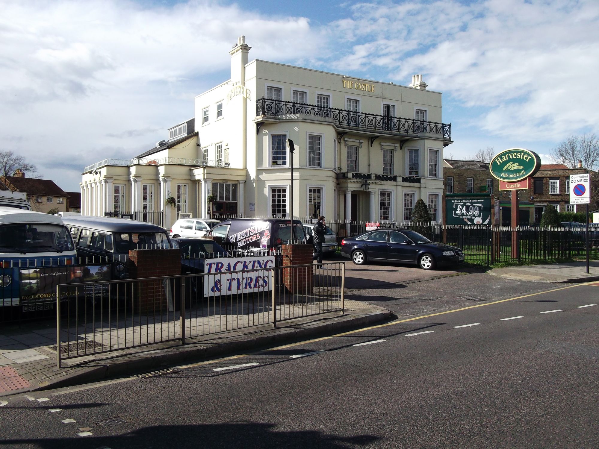Castle - Woodford Green (1). (Pub, External). Published on 18-06-2014
