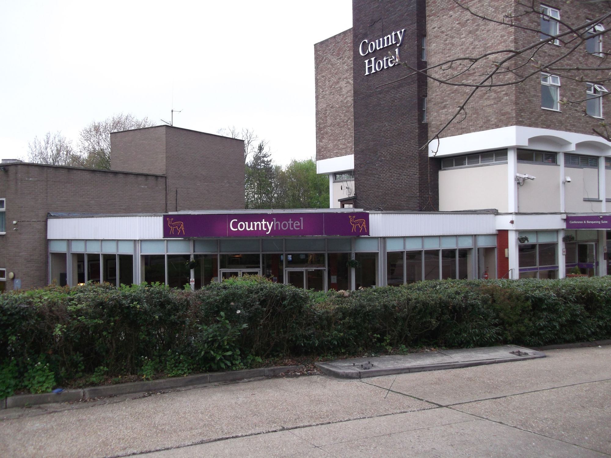County Hotel - Woodford Green (1). (Pub, External). Published on 18-06-2014
