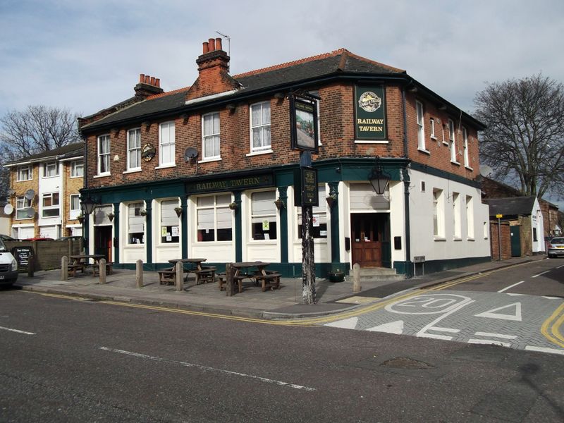 Railway Tavern - Woodford Green (1). (Pub, External). Published on 17-11-2014