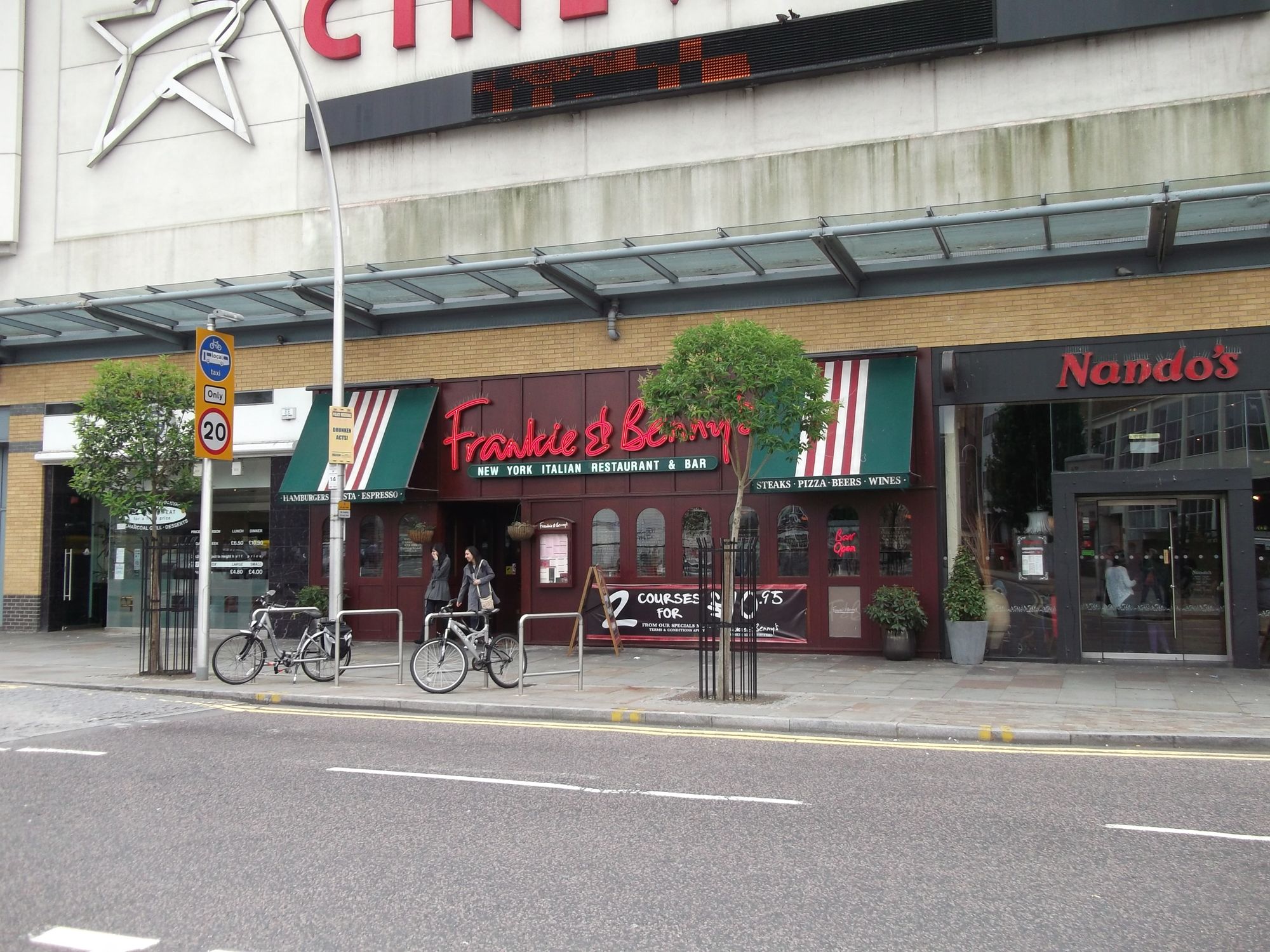Frankies & Benny's - Ilford (1). (Pub, External). Published on 22-01-2015