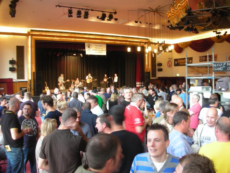 Thurrock Beer Festival - Socketts Heath (Grays) - Bar (1). (Festival, Bar). Published on 04-06-2015