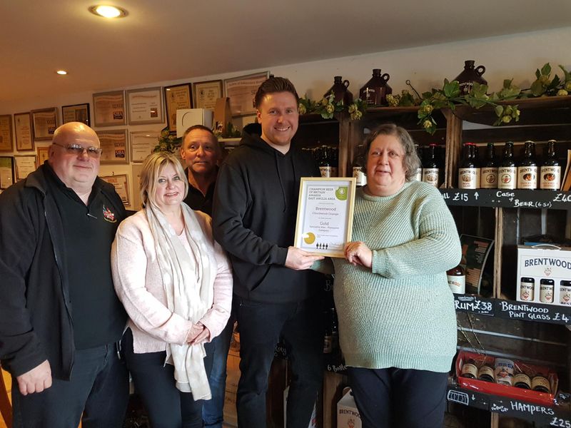 Brentwood Brewery Tap Room - Pilgrims Hatch (6) - Award. (Brewery, Award). Published on 05-03-2023