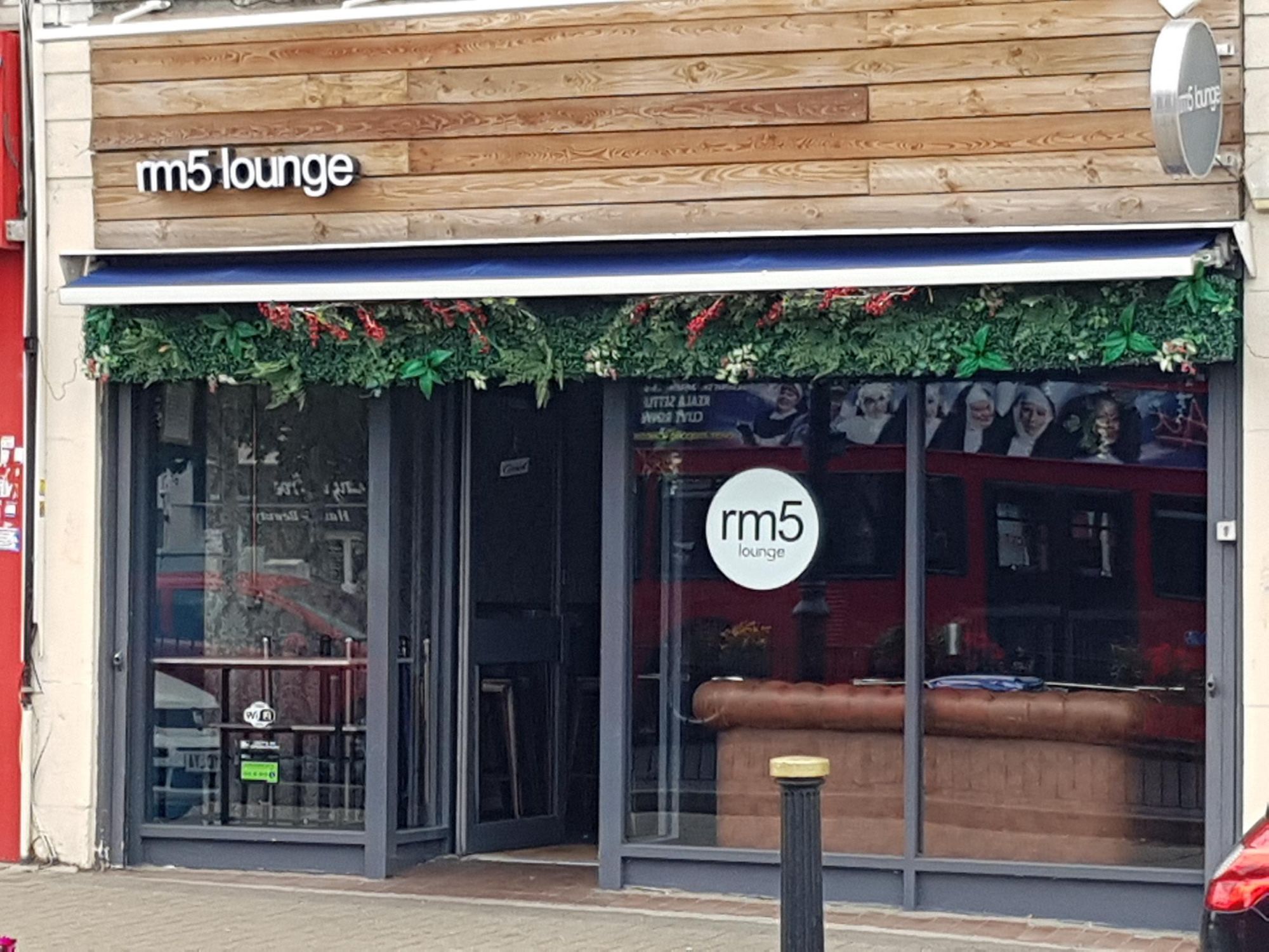 RM5 Lounge - Collier Row (1). (Pub, External). Published on 07-07-2022