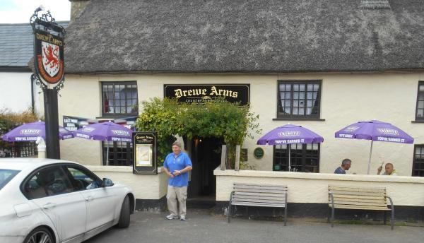 Drewe Arms. (Pub, External). Published on 16-05-2016