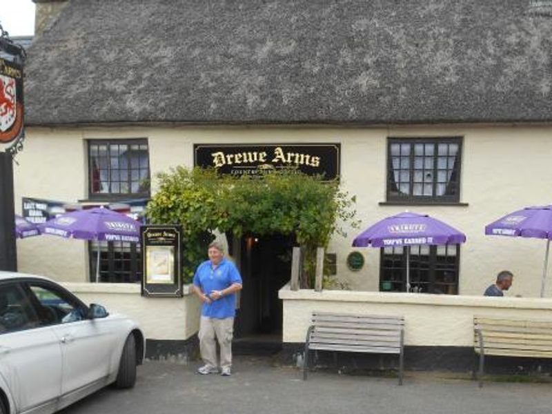 Drewe Arms. (Pub, External). Published on 16-05-2016 