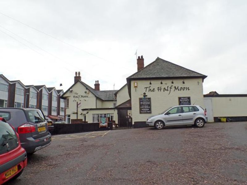 Half Moon. (Pub, External). Published on 19-11-2014