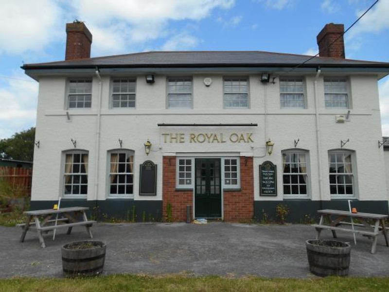 Royal Oak Inn . (Pub, External). Published on 17-06-2015 