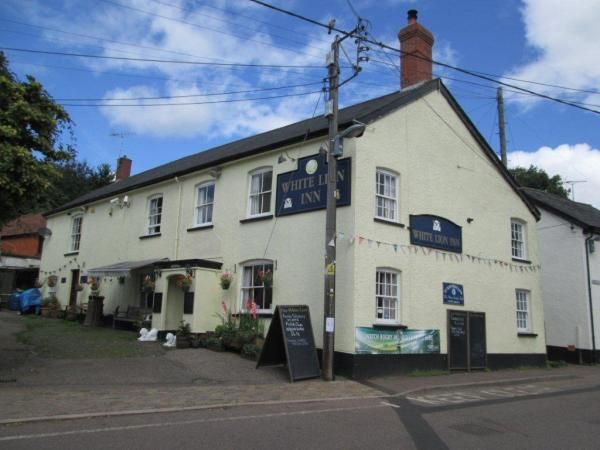 Olde White Lion. (Pub, External). Published on 09-09-2015