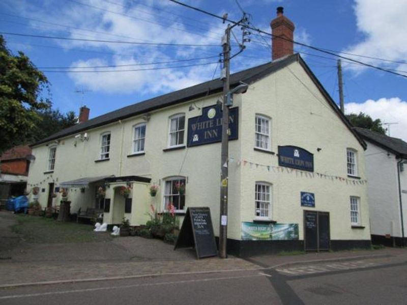 Olde White Lion. (Pub, External). Published on 09-09-2015 