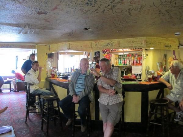 Volunteer. (Pub, Bar, Customers). Published on 03-08-2013