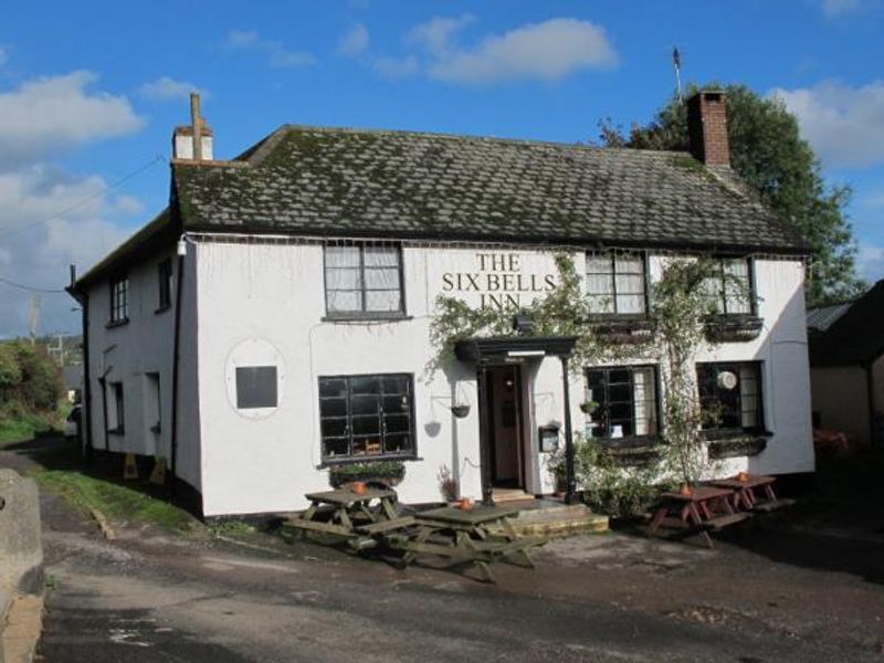 Six Bells Inn. (Pub, External). Published on 24-10-2013