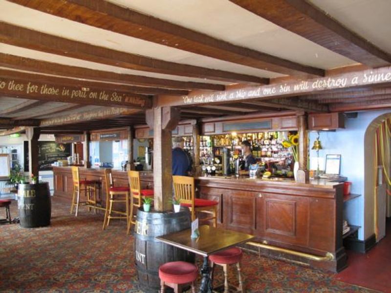 Hook & Parrot. (Pub, Bar). Published on 02-09-2013