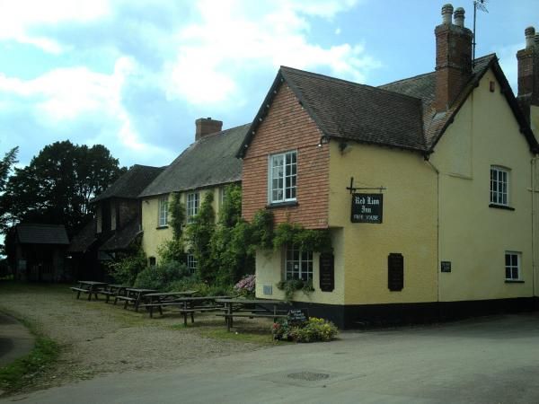 Red Lion Inn. (External). Published on 16-07-2013