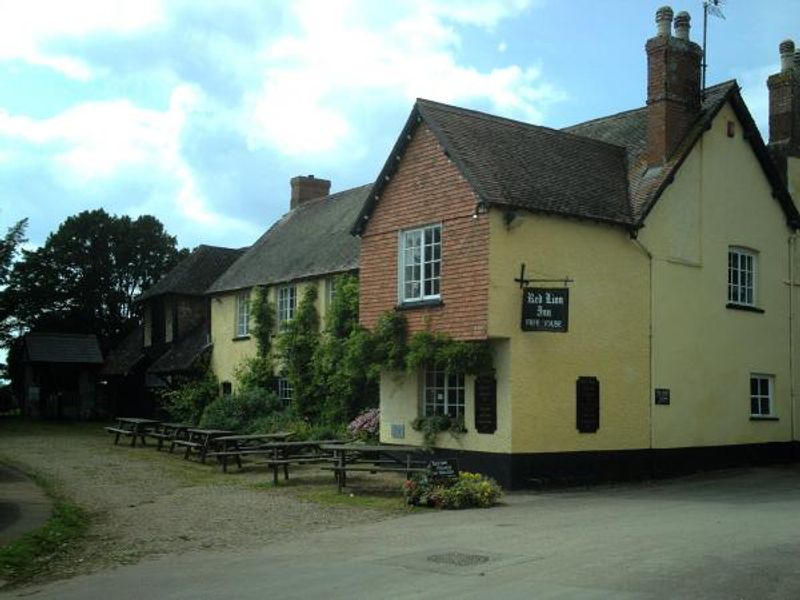 Red Lion Inn. (External). Published on 16-07-2013 